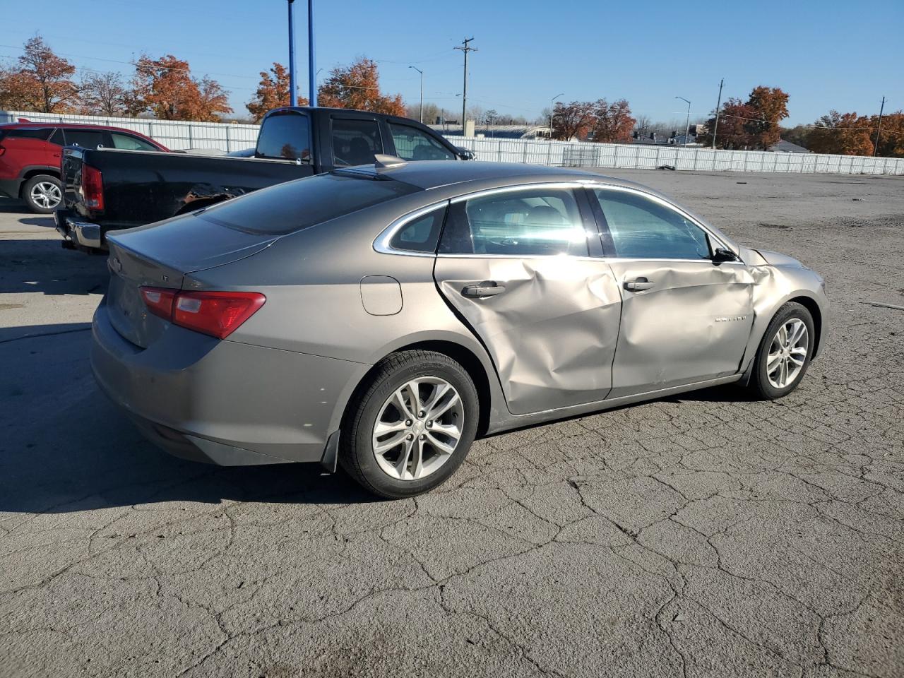 Изображение 3 2017 CHEVROLET MALIBU LT 2017 с VIN 1G1ZE5ST5HF238778
