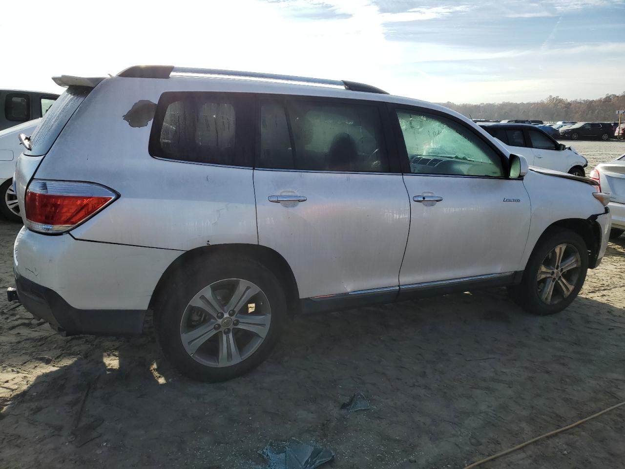 Image 3 of 2011 TOYOTA HIGHLANDER LIMITED 2011 with VIN 5TDYK3EH1BS027351