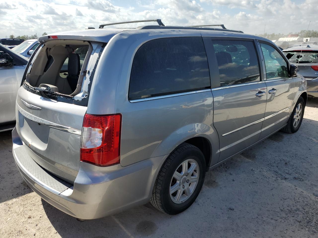 Image 3 of 2013 CHRYSLER TOWN & COUNTRY TOURING 2013 with VIN 2C4RC1BG3DR583643