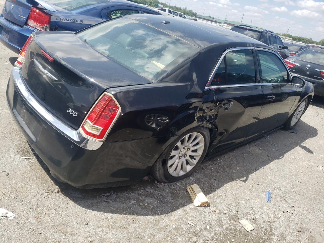 Изображение 3 2014 CHRYSLER 300  2014 с VIN 2C3CCAAG4EH166759