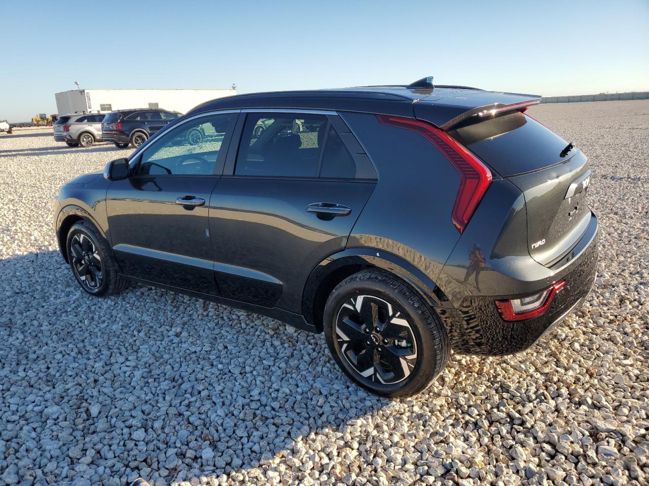 Изображение 2 2023 KIA NIRO WAVE 2023 с VIN KNDCT3L1XP5062822