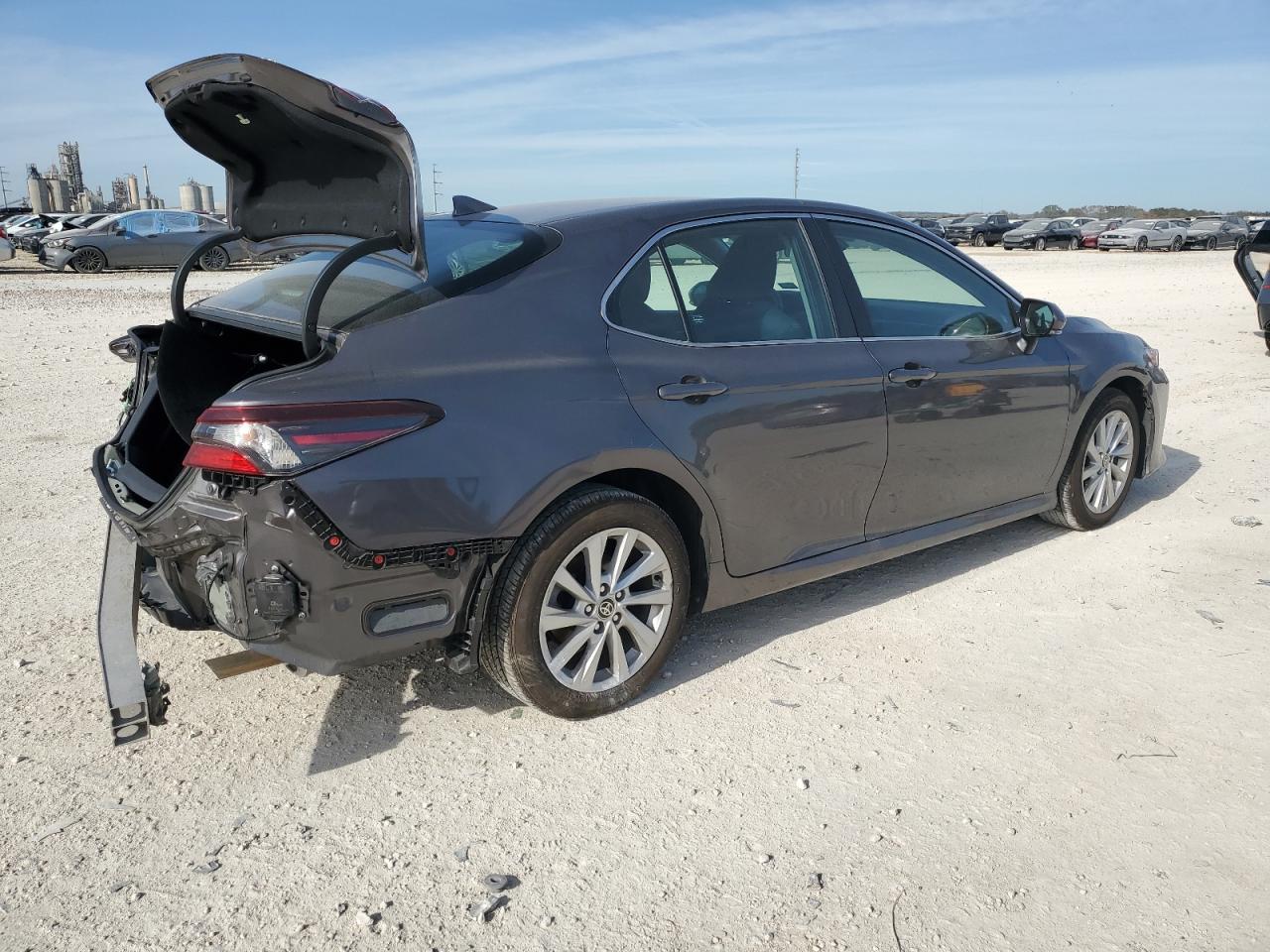 Изображение 3 2023 TOYOTA CAMRY LE 2023 с VIN 4T1C11AK5PU730999