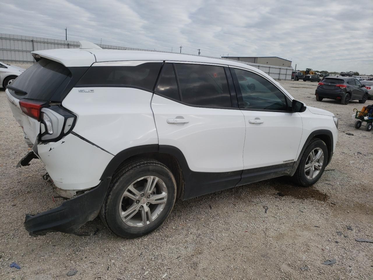 Image 3 of 2020 GMC TERRAIN SLE 2020 with VIN 3GKALMEV0LL305873