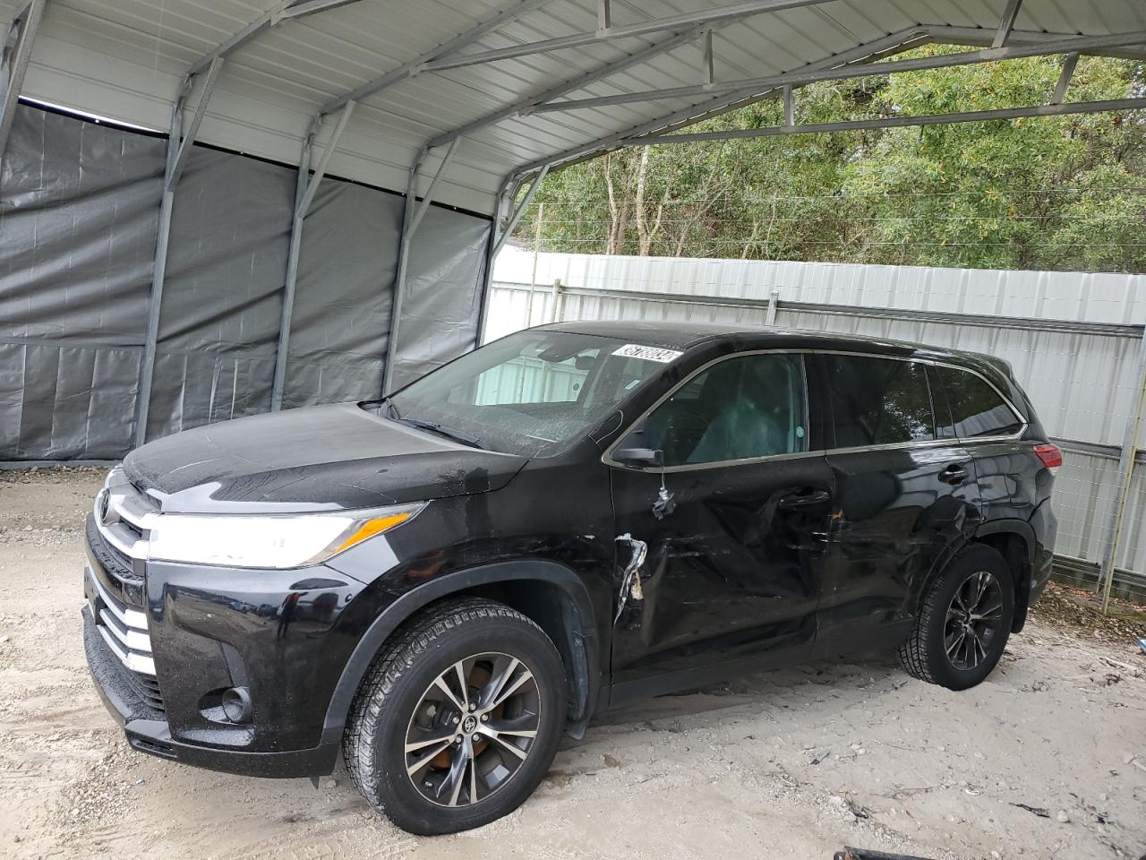 Image 1 of 2019 TOYOTA HIGHLANDER LE 2019 with VIN 5TDBZRFH6KS980849