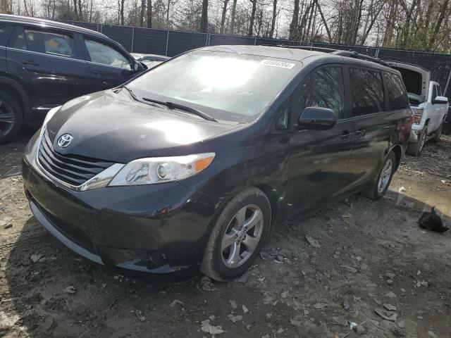 Obraz 1 z 2015 TOYOTA SIENNA LE 2015 z VIN 5TDKK3DC2FS652746