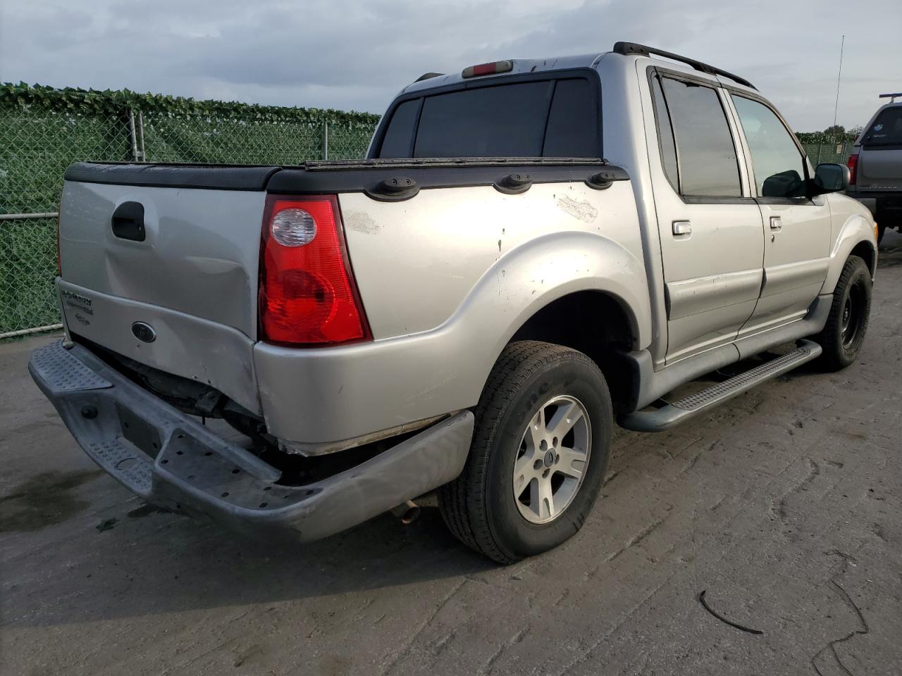 Obraz 3 z 2005 FORD EXPLORER SPORT TRAC  2005 z VIN 1FMZU67K95UB94805