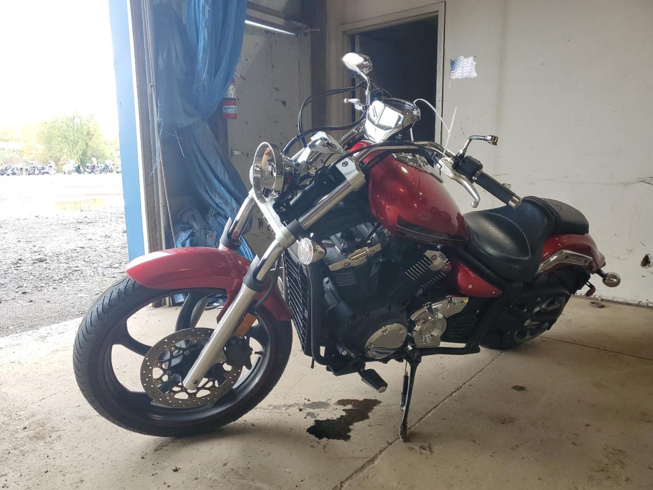 Изображение 2 2014 YAMAHA XVS1300 CU 2014 с VIN JYAVP33E4EA010036