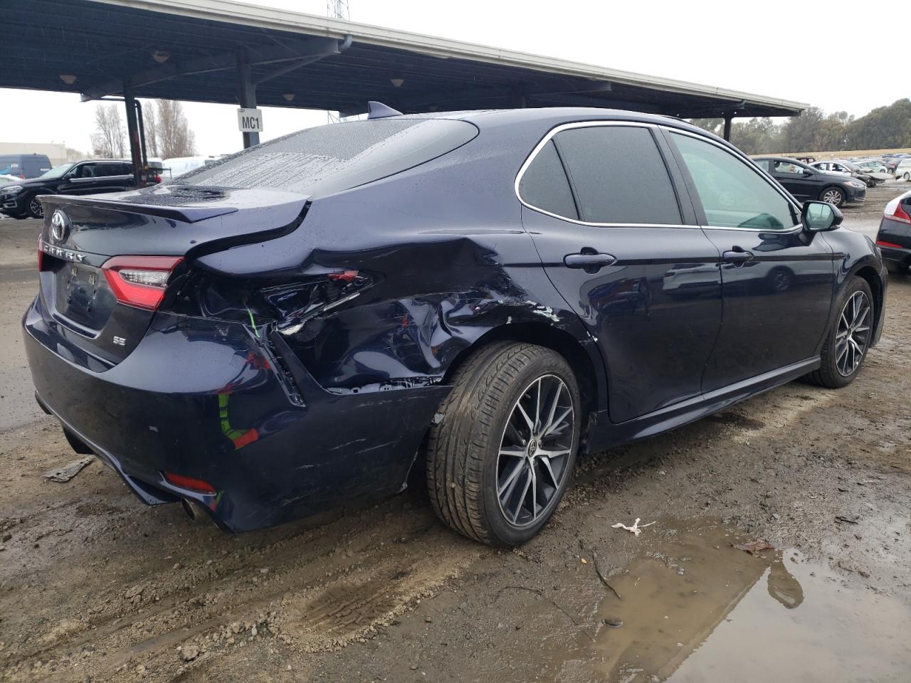 Image 3 of 2022 TOYOTA CAMRY SE 2022 with VIN 4T1G11AK8NU633620