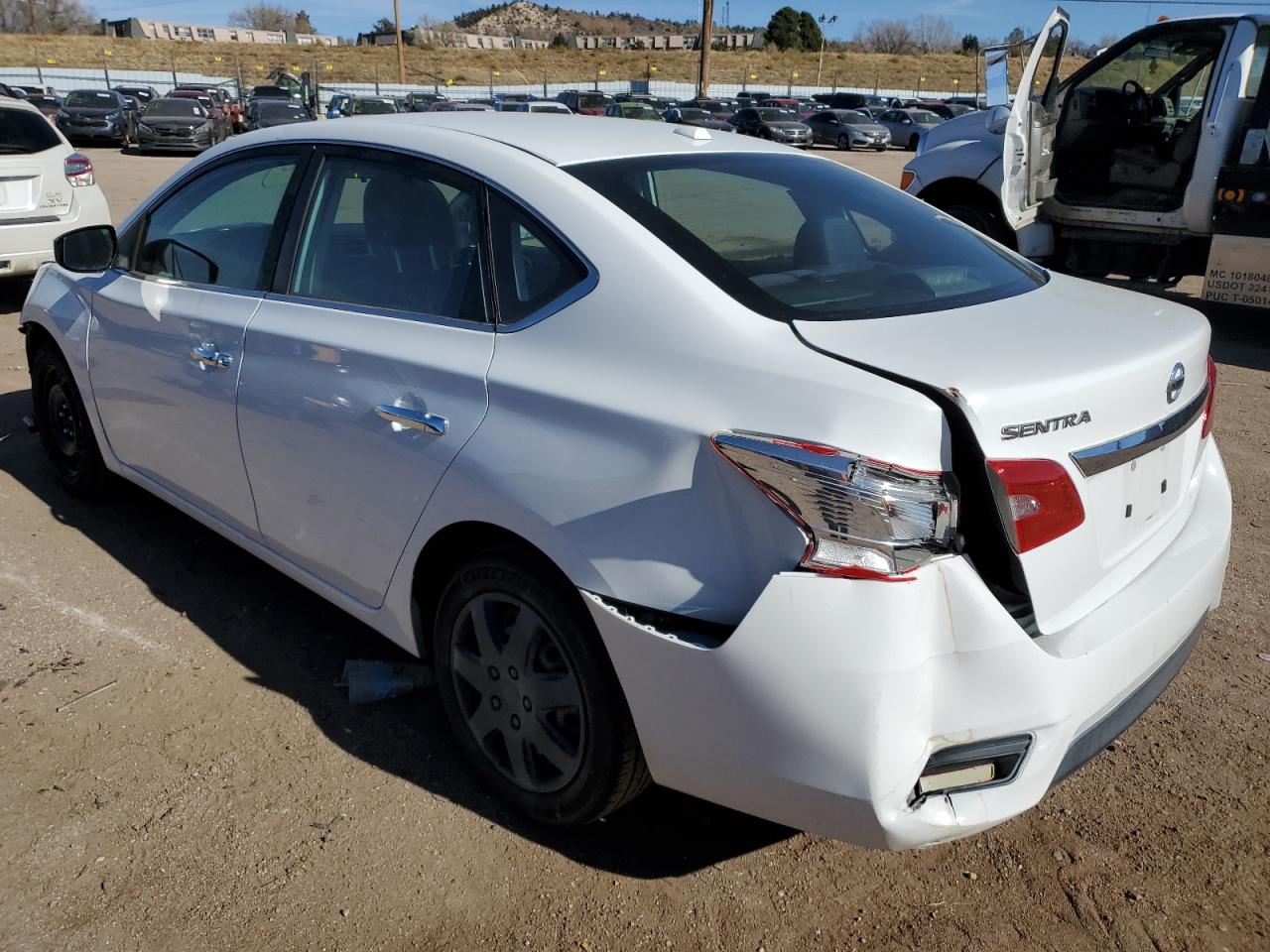 Obraz 2 z 2017 NISSAN SENTRA S 2017 z VIN 3N1AB7AP5HY346391