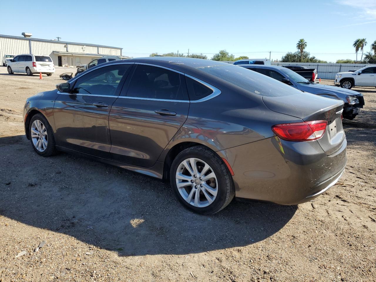 Image 2 of Chrysler 200 Limited 2016 with VIN 1C3CCCAB4GN109178