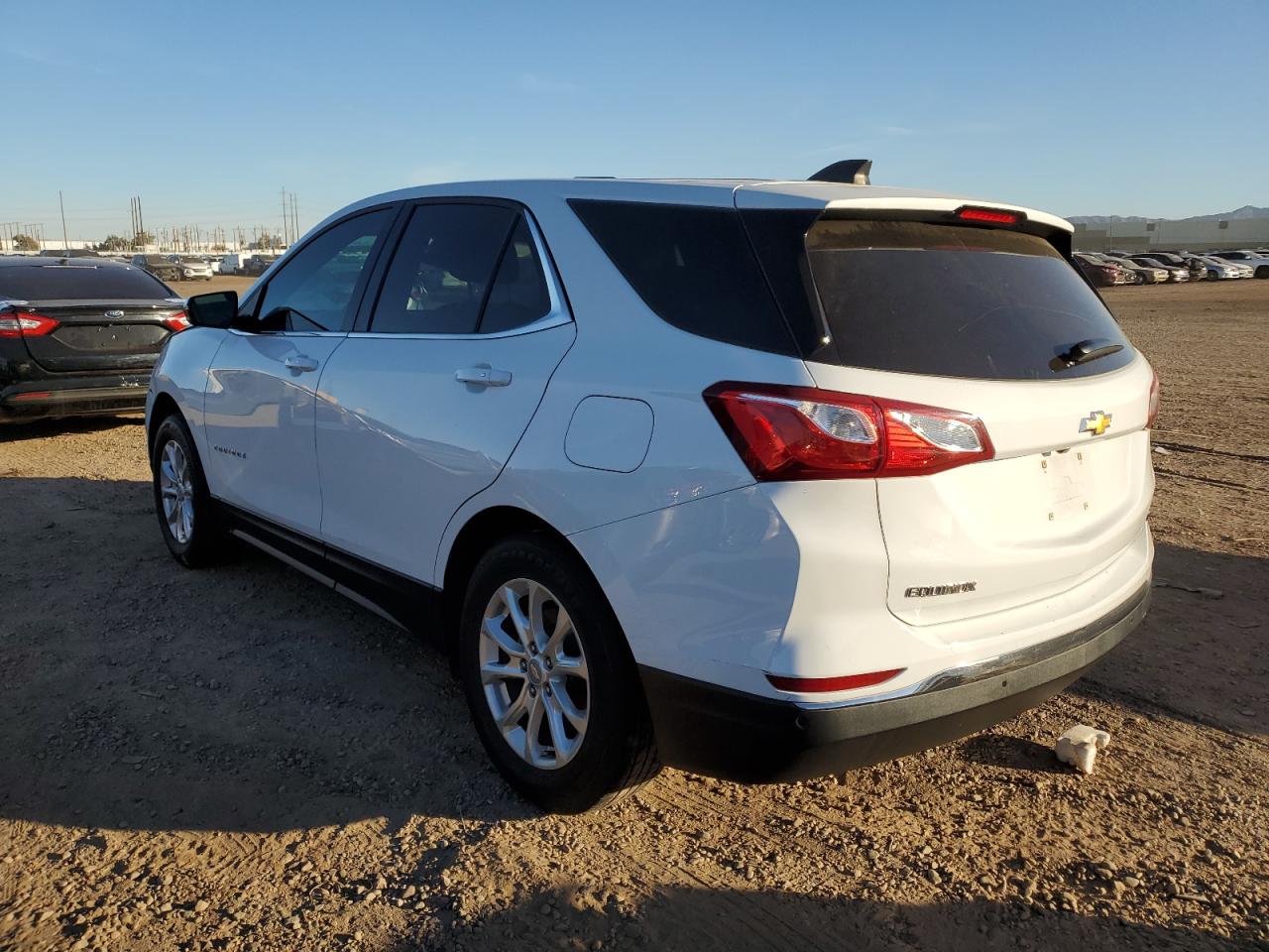 Image 2 of 2019 CHEVROLET EQUINOX LT 2019 with VIN 2GNAXKEV0K6231207