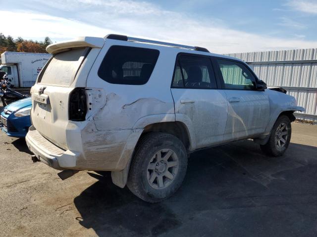 Obraz 3 z 2015 TOYOTA 4RUNNER SR5 2015 z VIN JTEBU5JR6F5243679