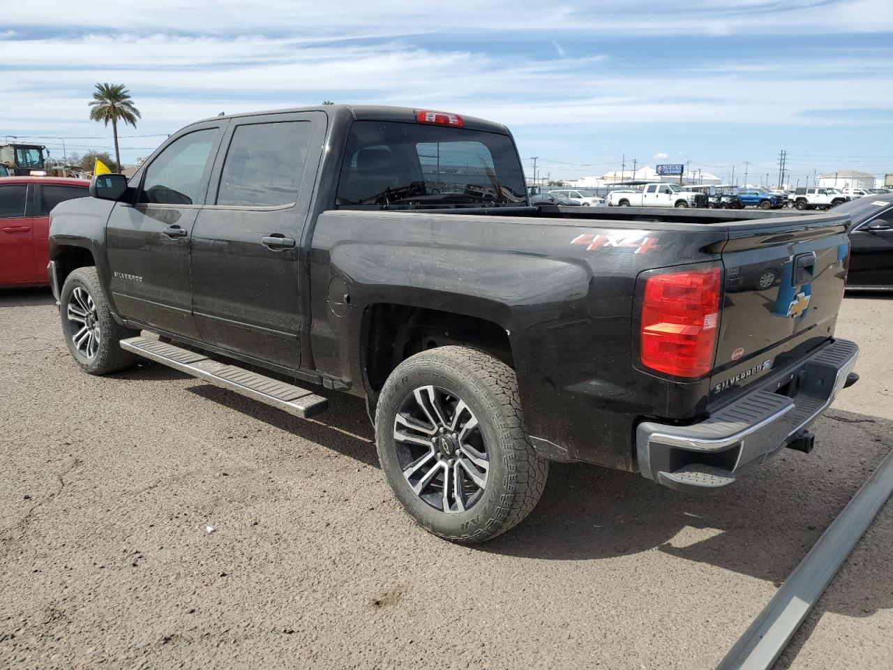 Изображение 2 2018 CHEVROLET SILVERADO K1500 LT 2018 с VIN 3GCUKRER7JG361617