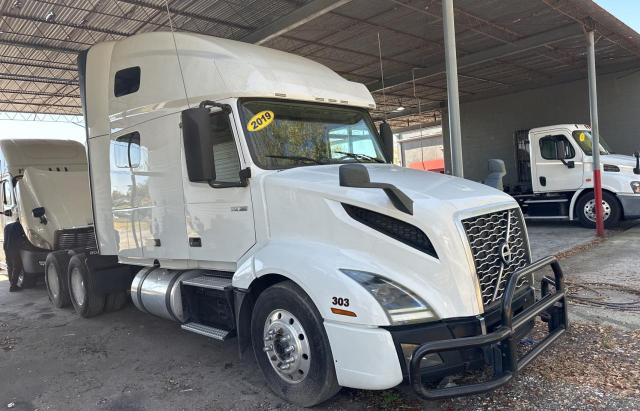 Изображение 1 2019 VOLVO VN VNL 2019 с VIN 4V4NC9TH3KN208676