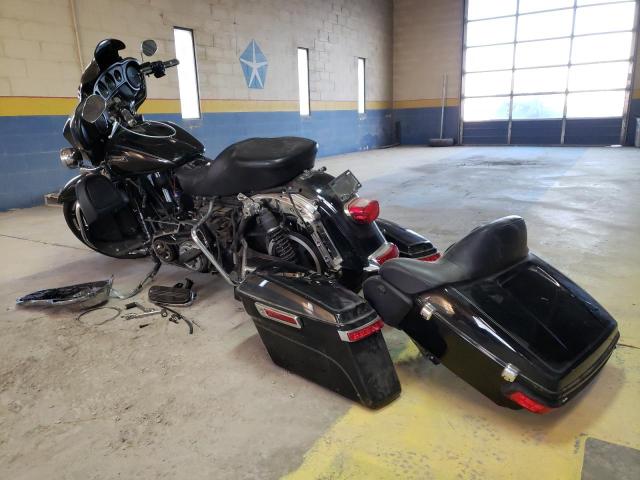 Obraz 3 z 2015 HARLEY-DAVIDSON FLHTCUL ULTRA CLASSIC LOW 2015 z VIN 1HD1KDM11FB675571