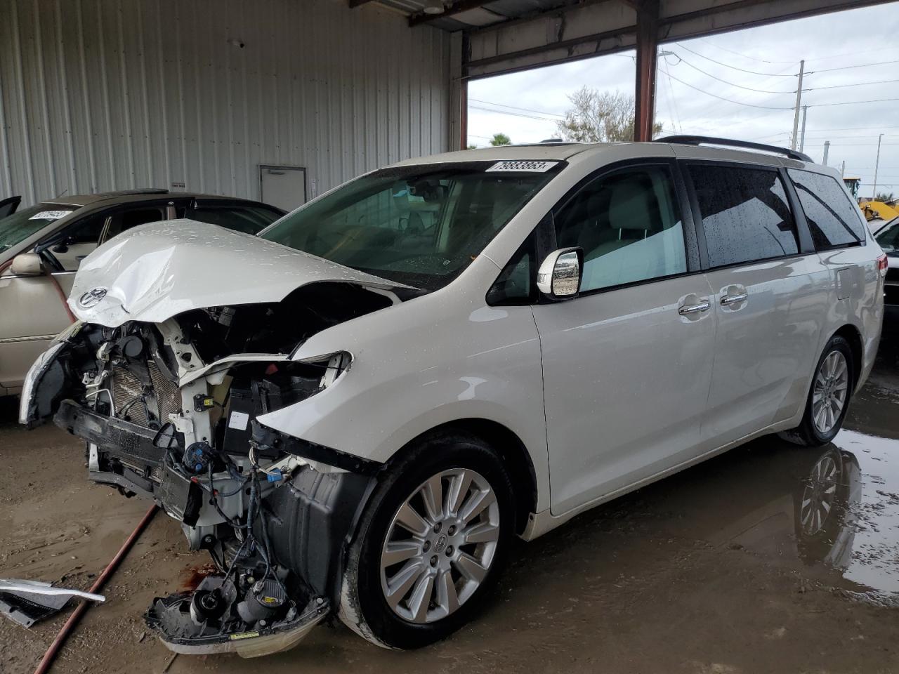 2013 TOYOTA SIENNA XLE 2013 image