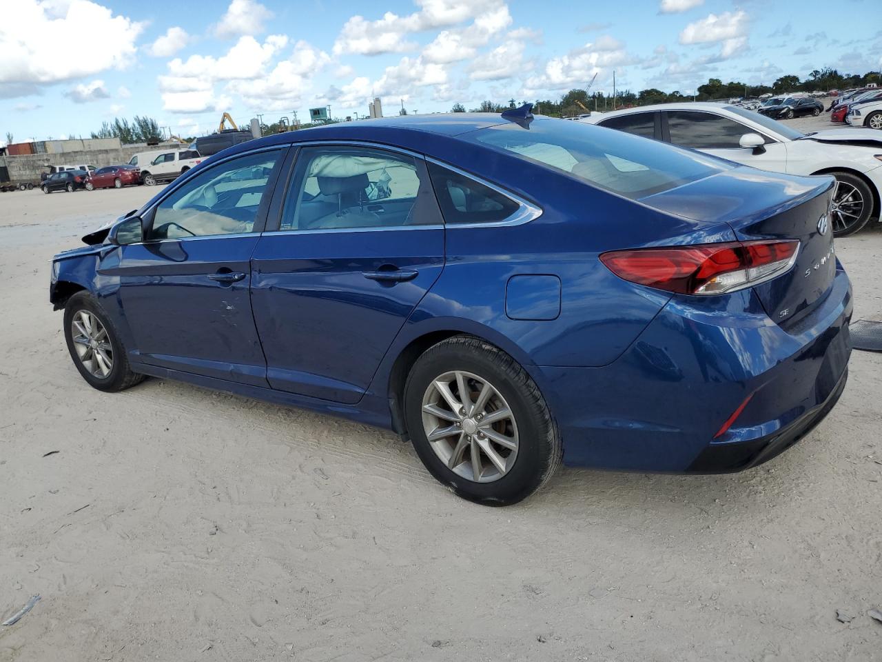 Obraz 2 z 2018 HYUNDAI SONATA SE 2018 z VIN 5NPE24AF8JH695990