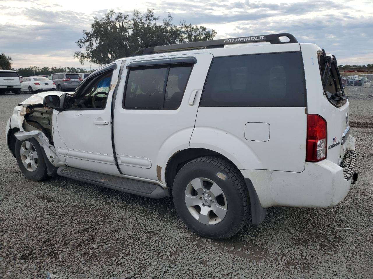 Obraz 2 z 2007 NISSAN PATHFINDER LE 2007 z VIN 5N1AR18U87C621479