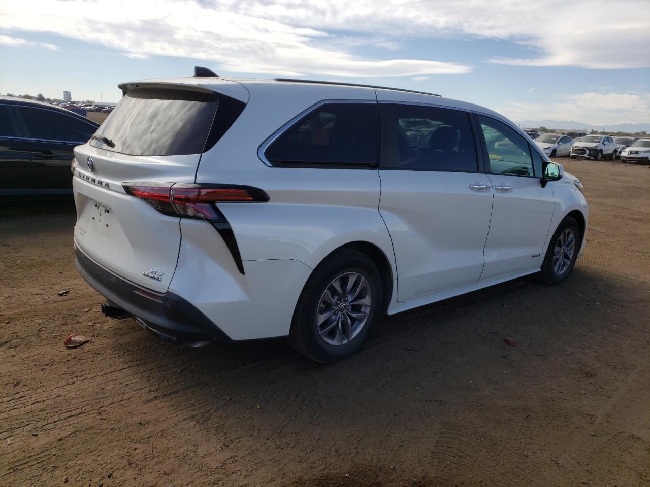 Изображение 3 2021 TOYOTA SIENNA XLE 2021 с VIN 5TDYSKFC5MS007748
