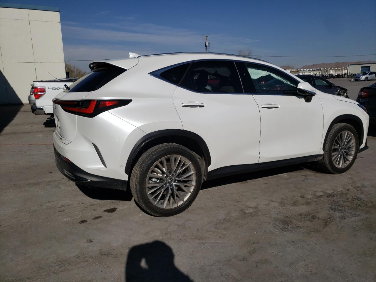 Изображение 3 2022 LEXUS NX 350H 2022 с VIN JTJHKCEZ5N5003392