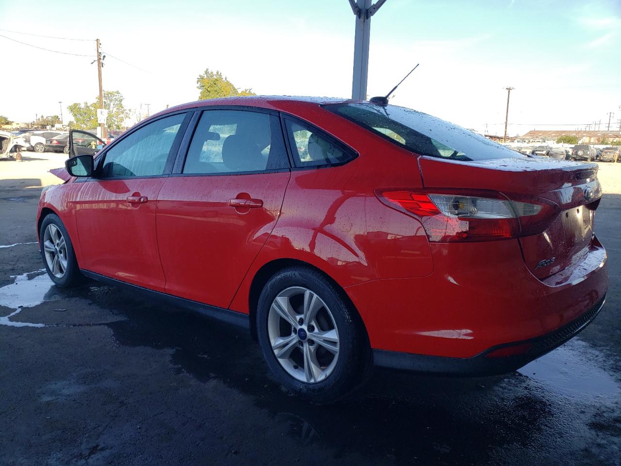 Image 2 of 2014 FORD FOCUS SE 2014 with VIN 1FADP3F25EL398230