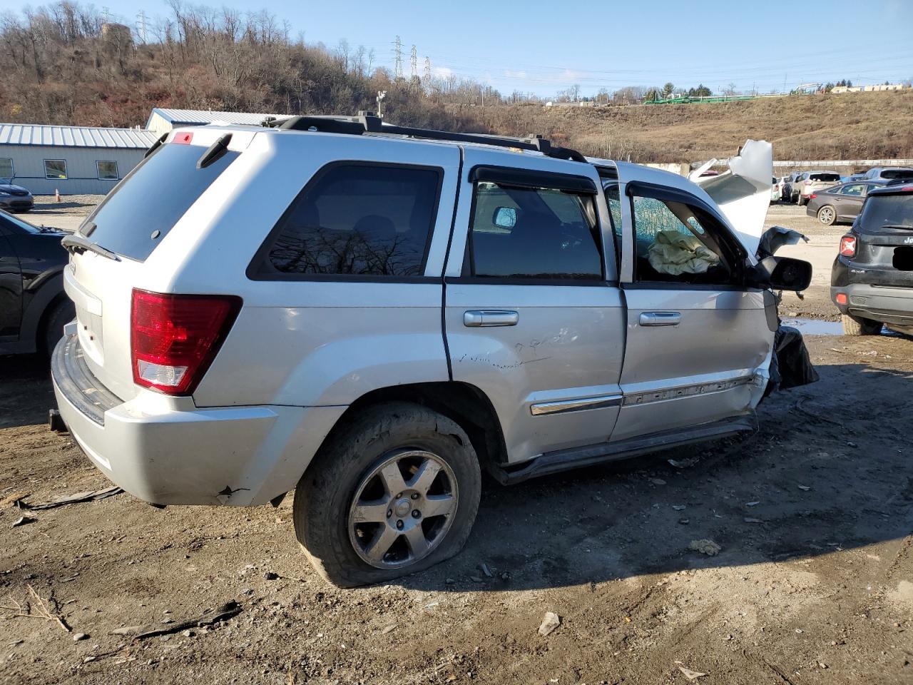 Image 3 of 2010 JEEP GRAND CHEROKEE LAREDO 2010 with VIN 1J4PR4GK8AC153660