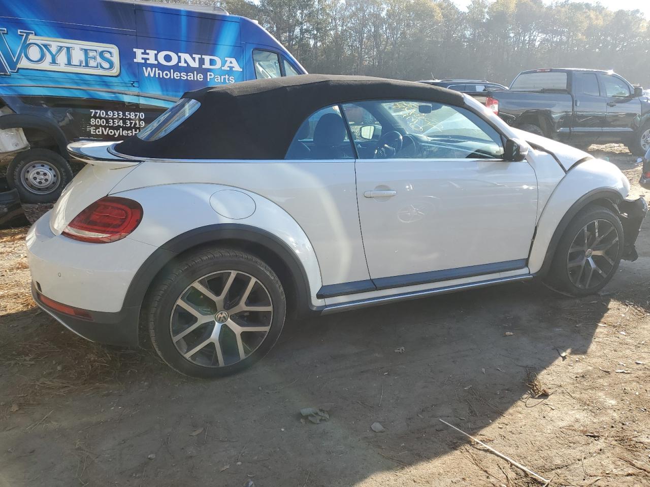 Изображение 3 2017 VOLKSWAGEN BEETLE DUNE 2017 с VIN 3VWT17AT5HM823928