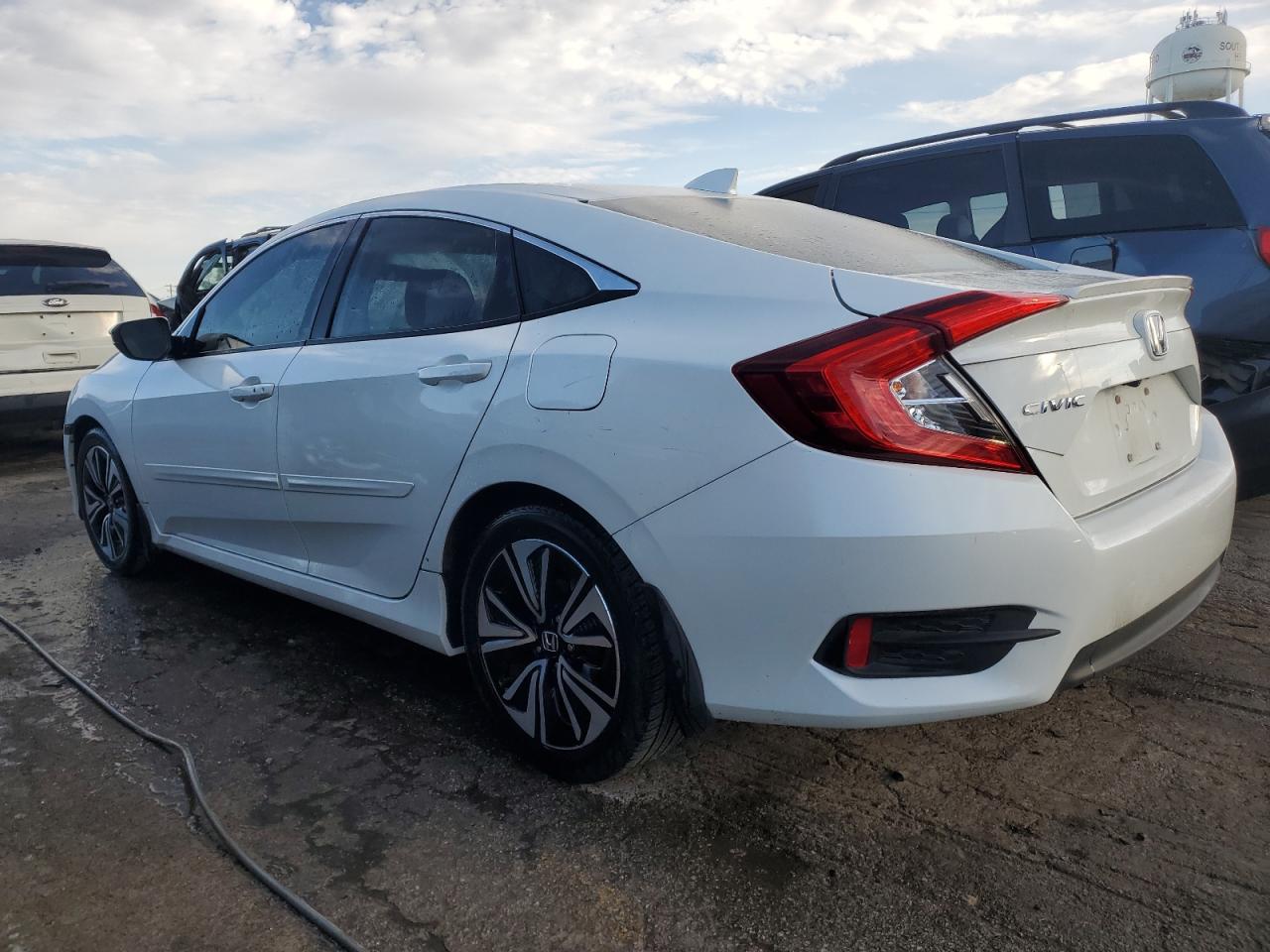 Image 2 of 2018 HONDA CIVIC EX 2018 with VIN 19XFC1F37JE000904