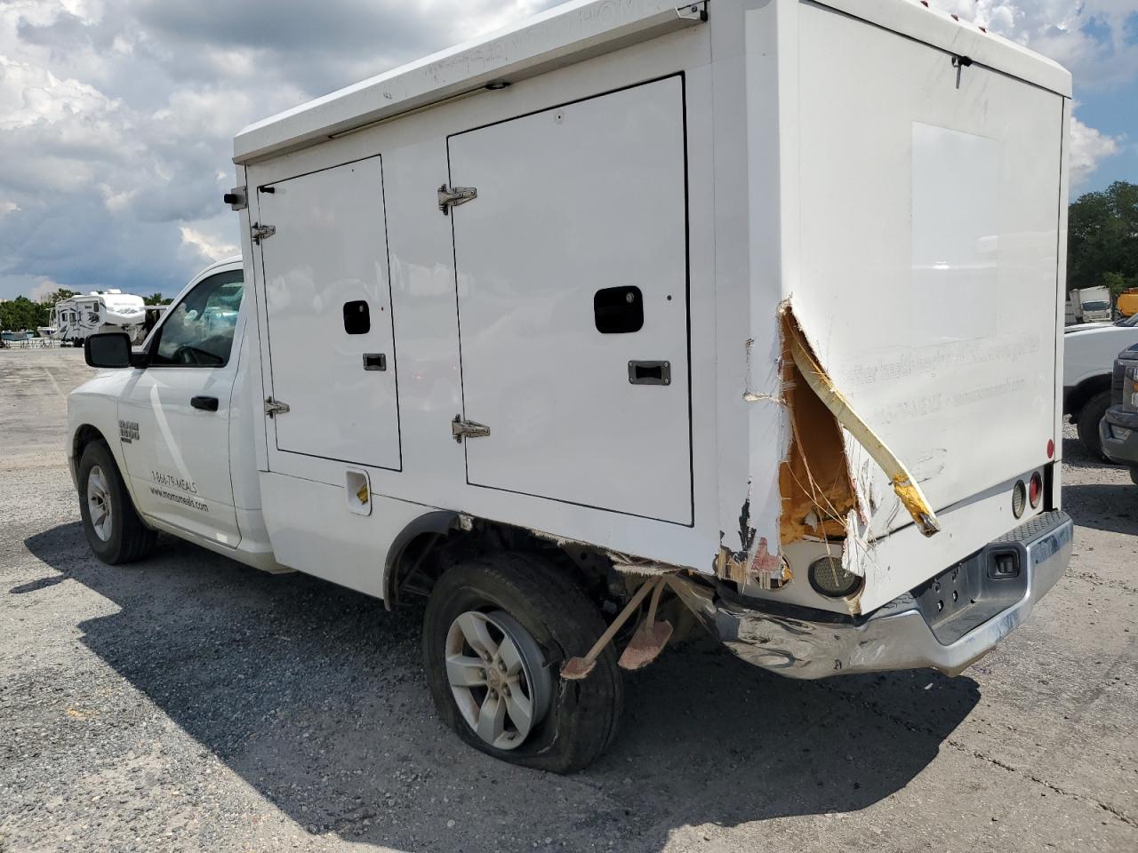 Изображение 2 2019 RAM 1500 CLASSIC TRADESMAN 2019 с VIN 3C6JR6DGXKG651646