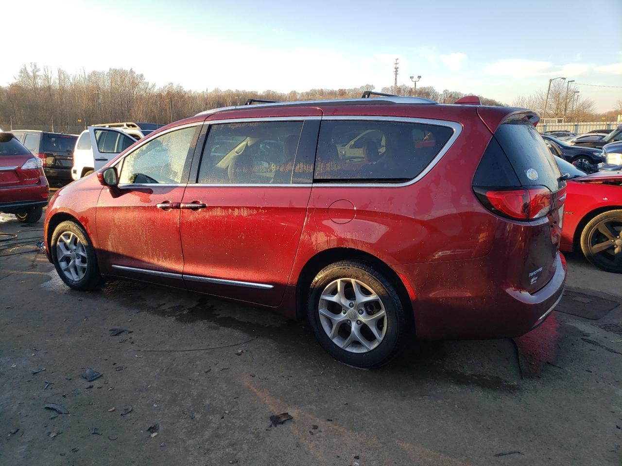 Image 2 of 2018 CHRYSLER PACIFICA TOURING L PLUS 2018 with VIN 2C4RC1EG2JR115412