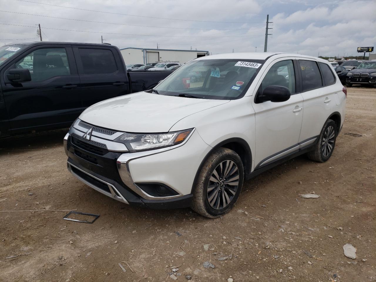 Obraz 2020 MITSUBISHI OUTLANDER ES 2020