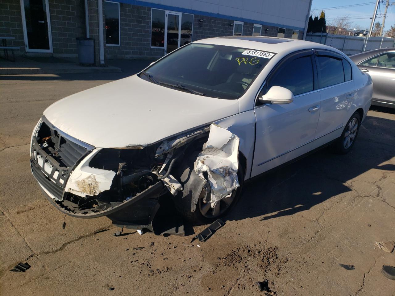 Image 1 of 2006 VOLKSWAGEN PASSAT 2.0T LUXURY 2006 with VIN WVWEK93C26P047427