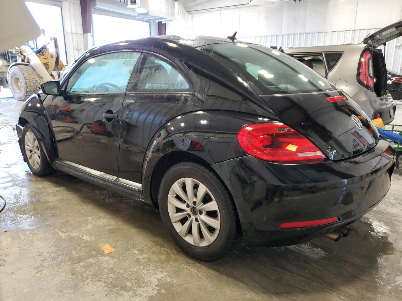 Изображение 2 2015 VOLKSWAGEN BEETLE 1.8T 2015 с VIN 3VWF17AT3FM631692
