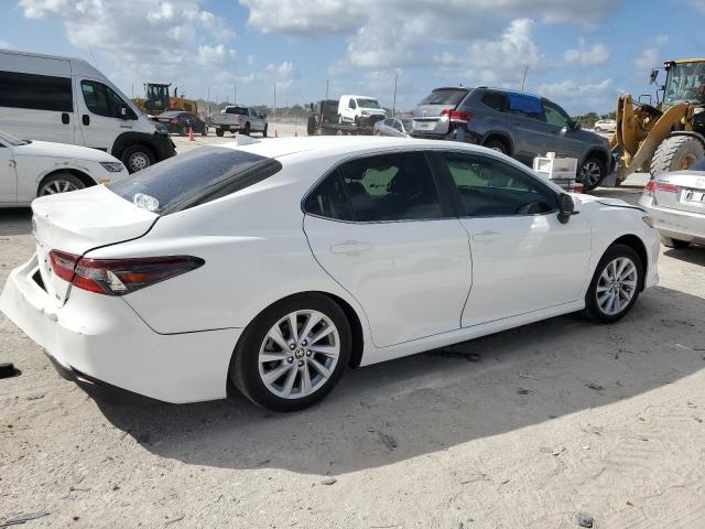 Obraz 3 z 2022 TOYOTA CAMRY LE 2022 z VIN 4T1C11AK7NU058909