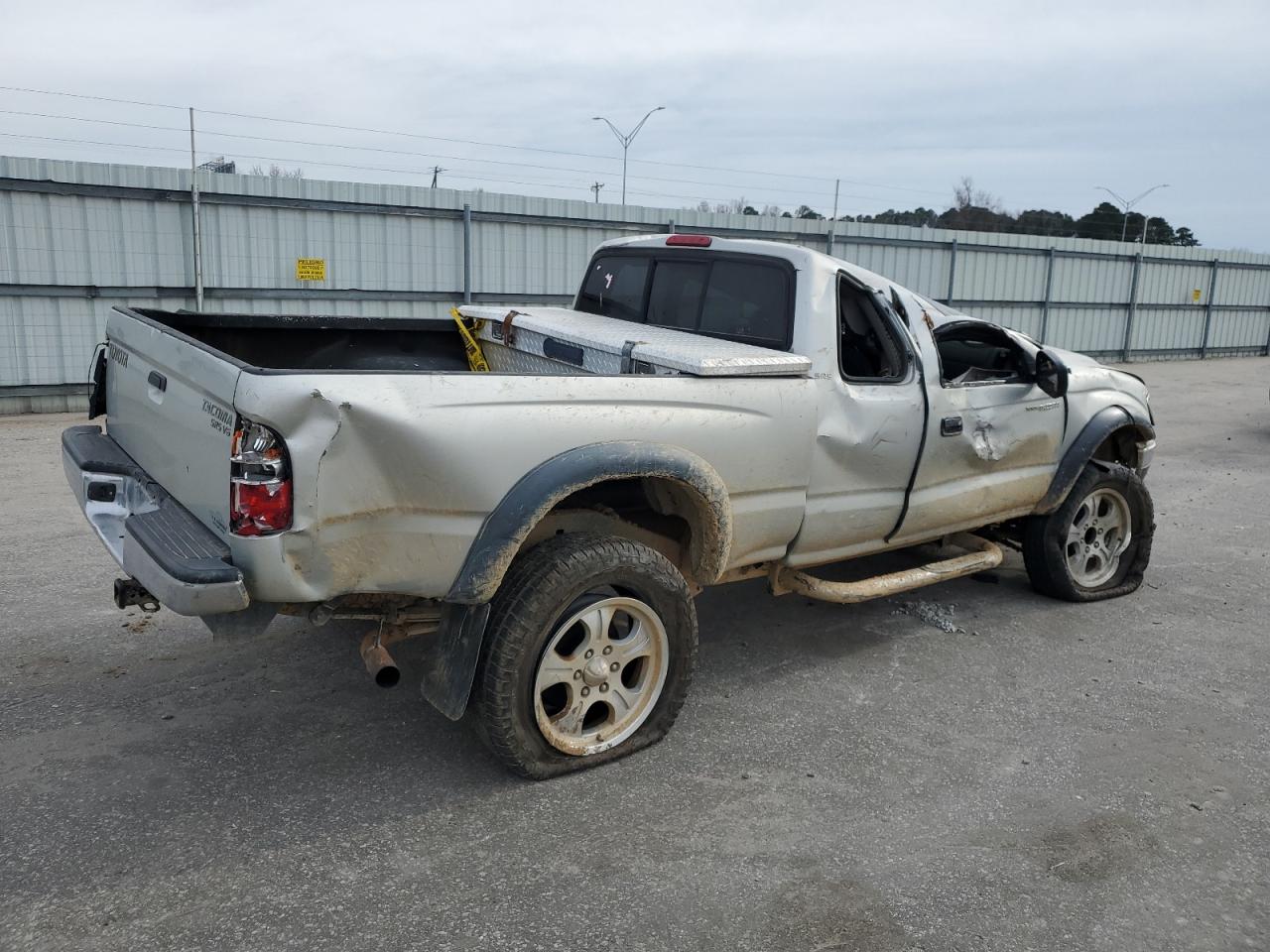 Изображение 3 2004 TOYOTA TACOMA XTRACAB 2004 с VIN 5TEWN72N24Z463566