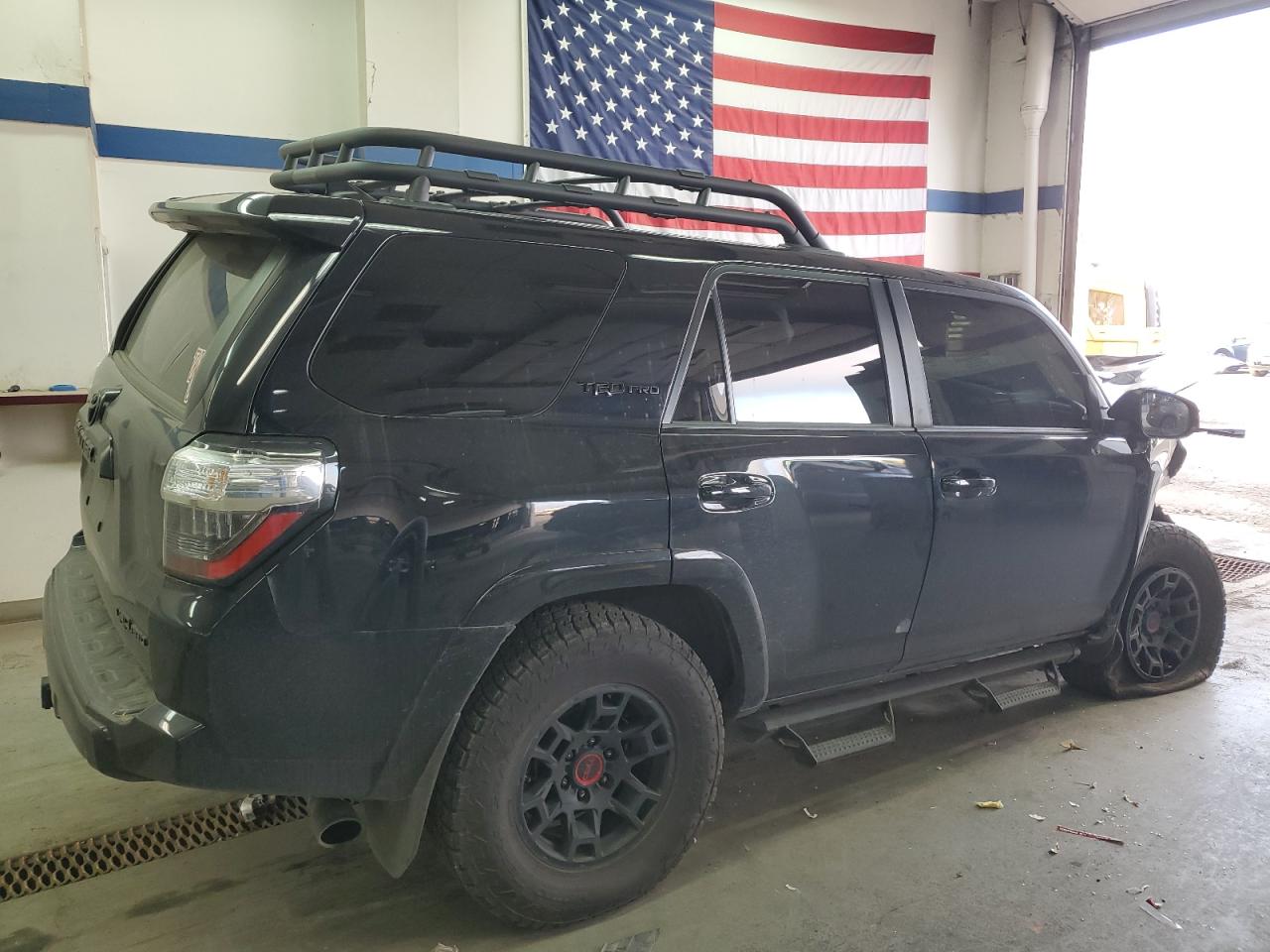 Image 3 of 2023 TOYOTA 4RUNNER SE 2023 with VIN JTELU5JR8P6111121
