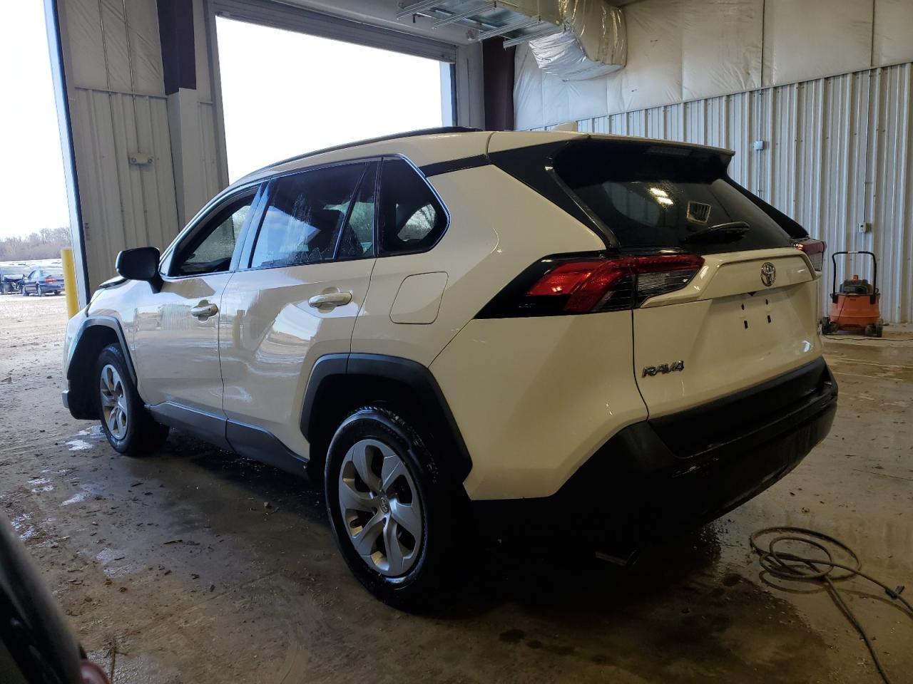 Image 2 of 2019 TOYOTA RAV4 LE 2019 with VIN 2T3F1RFV6KC008313