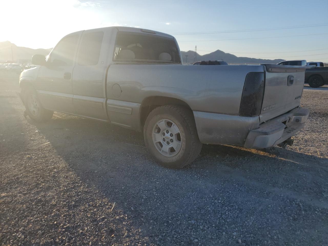 Изображение 2 2000 CHEVROLET SILVERADO C1500 2000 с VIN 2GCEC19T3Y1106894