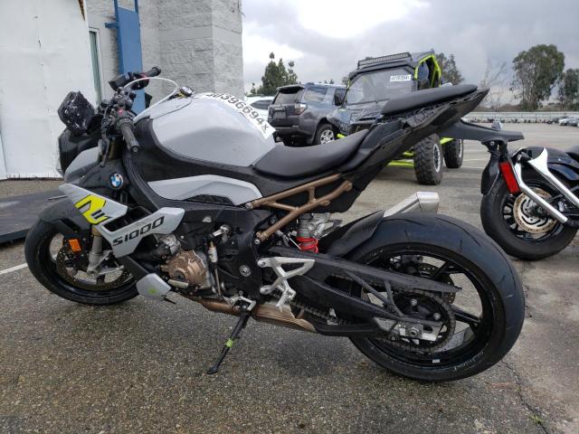 Изображение 3 2022 BMW S 1000 R 2022 с VIN WB10E5301N6F50886