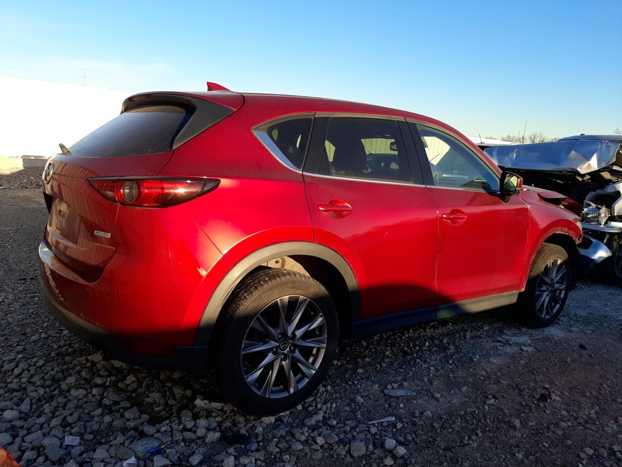 Image 3 of 2019 MAZDA CX-5 GRAND TOURING 2019 with VIN JM3KFBDM5K1502877