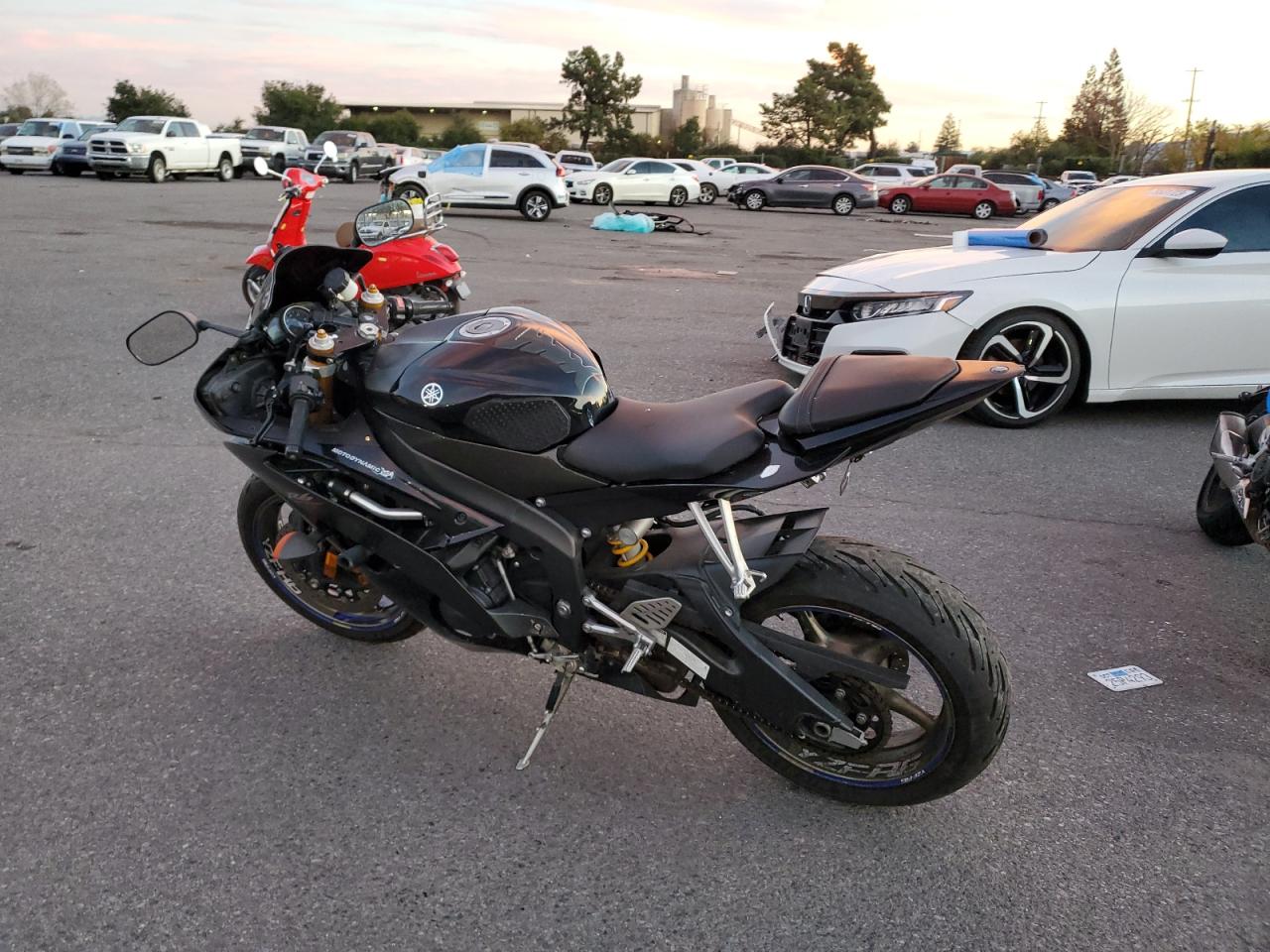 Obraz 3 z 2008 YAMAHA YZFR6  2008 z VIN JYARJ16Y48A000656