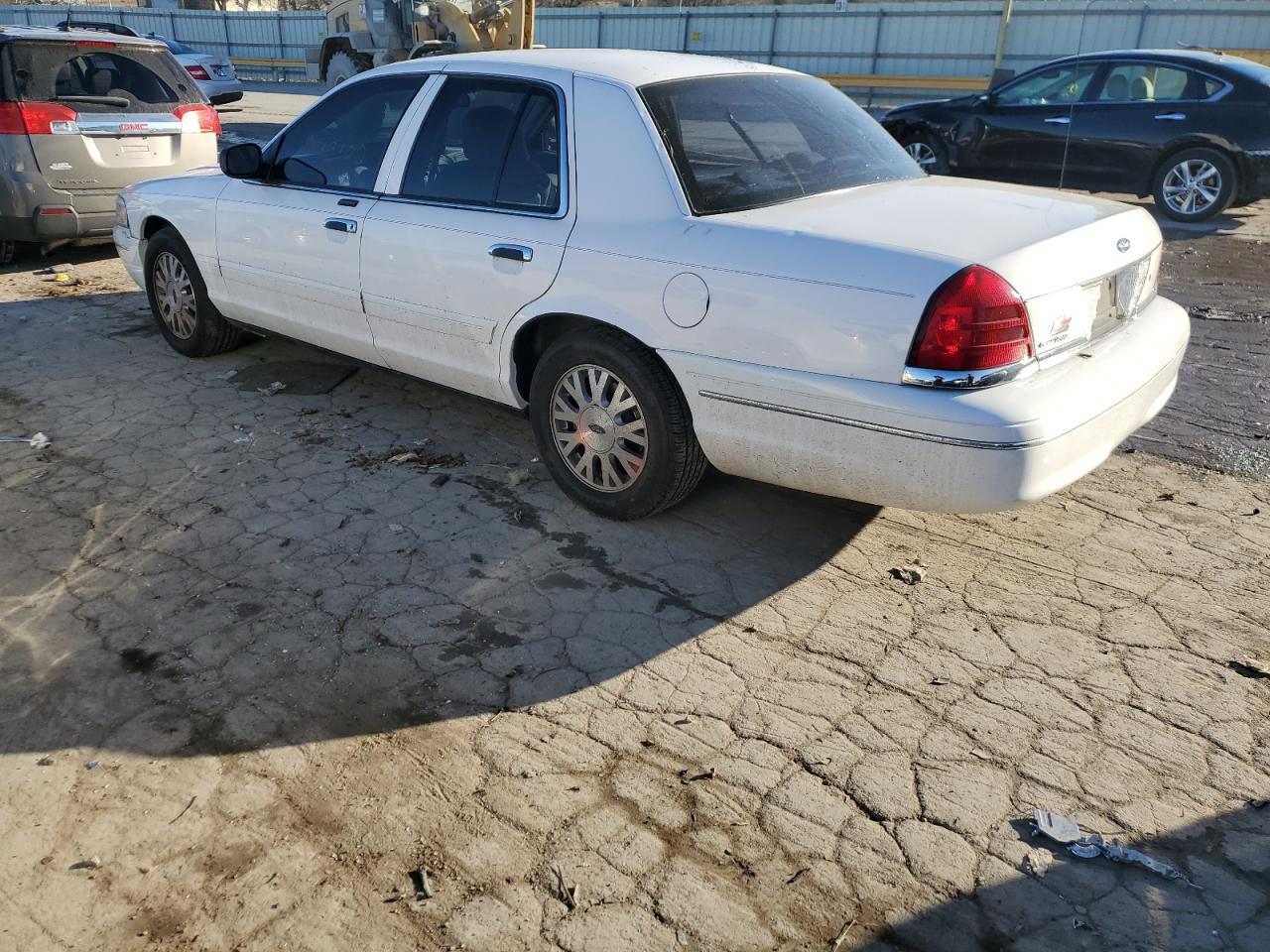 Image 2 of 2005 FORD CROWN VICTORIA LX 2005 with VIN 2FAFP74W75X159805