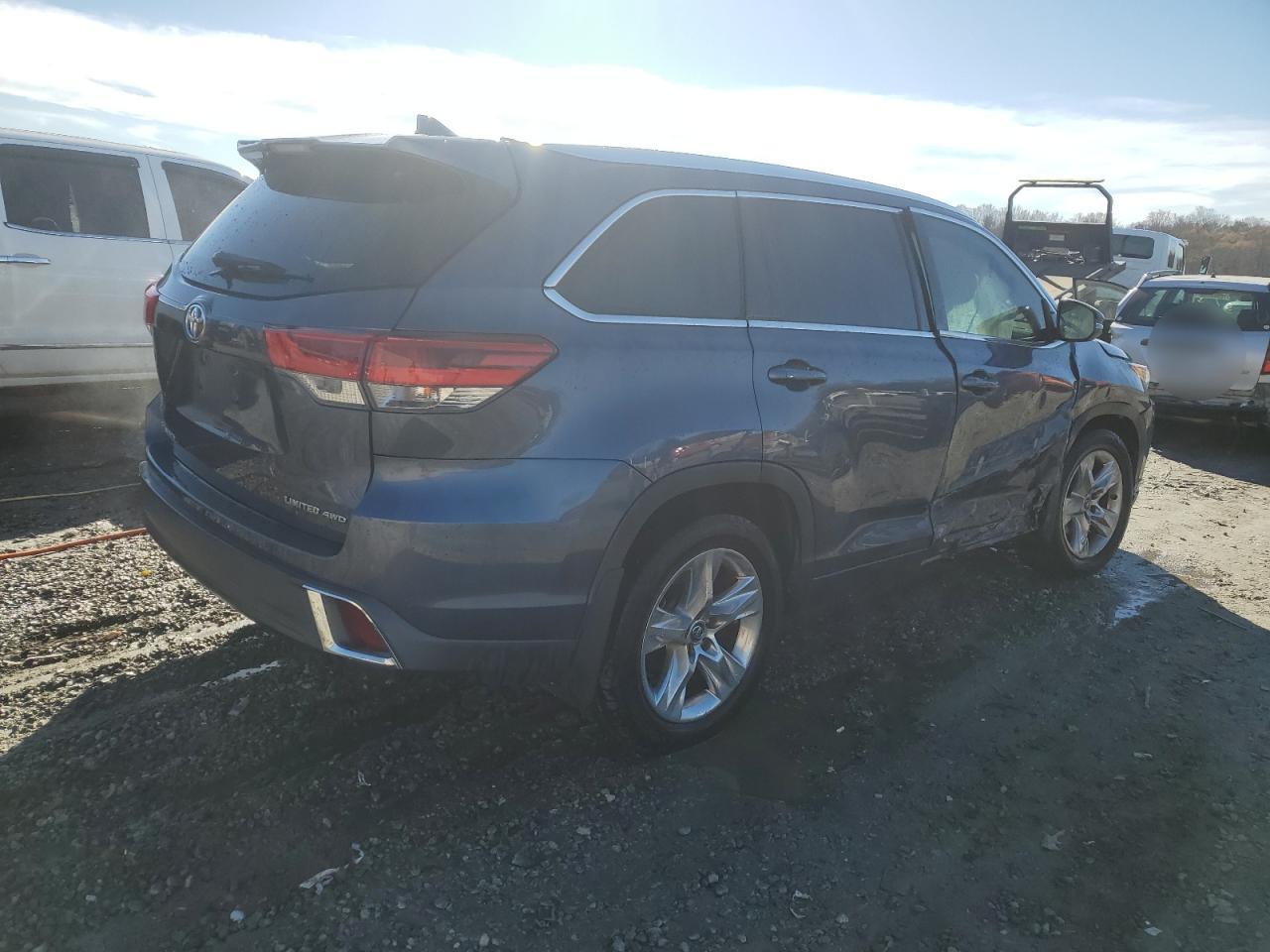 Изображение 3 2017 TOYOTA HIGHLANDER LIMITED 2017 с VIN 5TDDZRFH4HS405831
