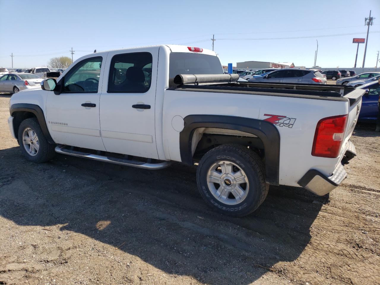 Image 2 of 2008 CHEVROLET SILVERADO K1500 2008 with VIN 2GCEK13MX81166627