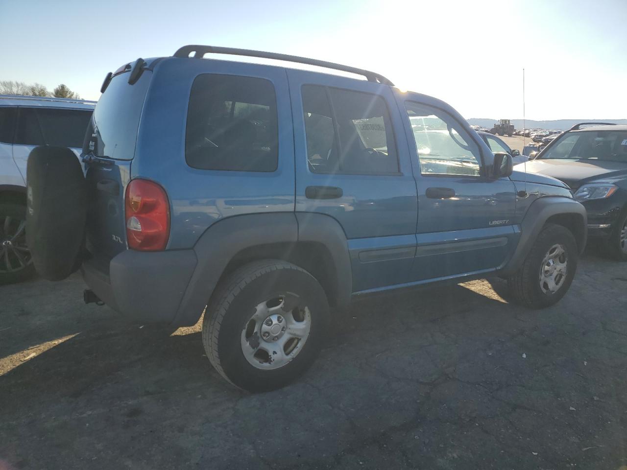 Image 3 of 2004 JEEP LIBERTY SPORT 2004 with VIN 1J4GL48K04W118470