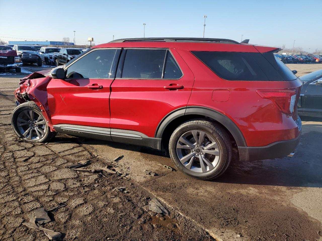 Изображение 2 2023 FORD EXPLORER XLT 2023 с VIN 1FMSK8DHXPGB05532