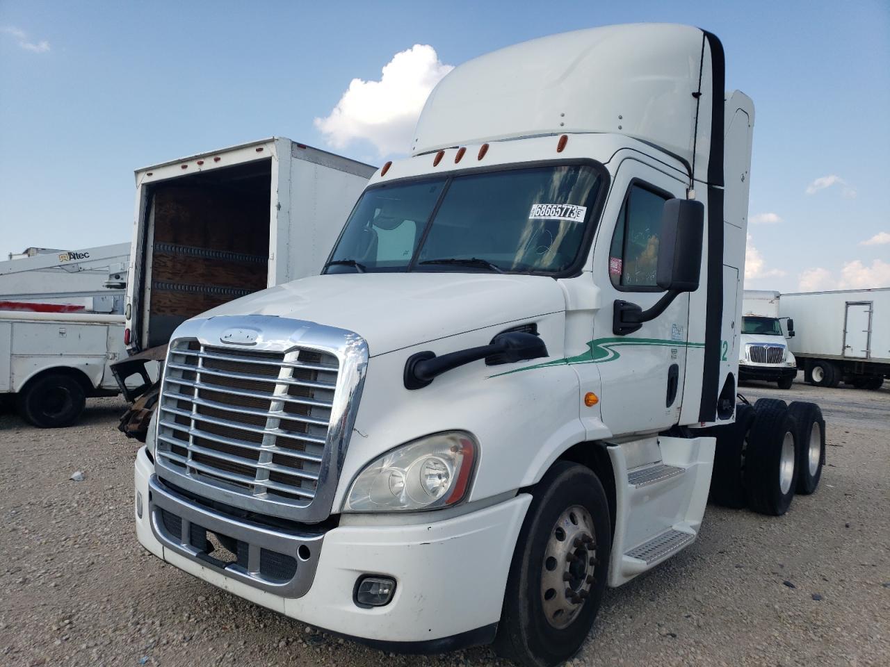 Изображение 2 2014 FREIGHTLINER CASCADIA 113  2014 с VIN 1FUJGBD98ELFV5767