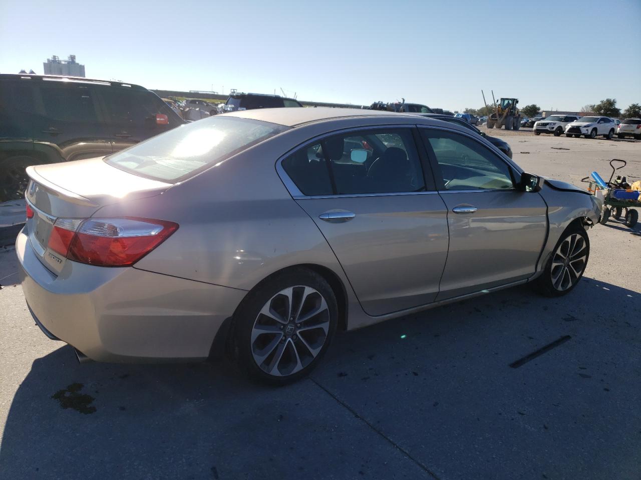 Изображение 3 2015 HONDA ACCORD SPORT 2015 с VIN 1HGCR2F57FA035625