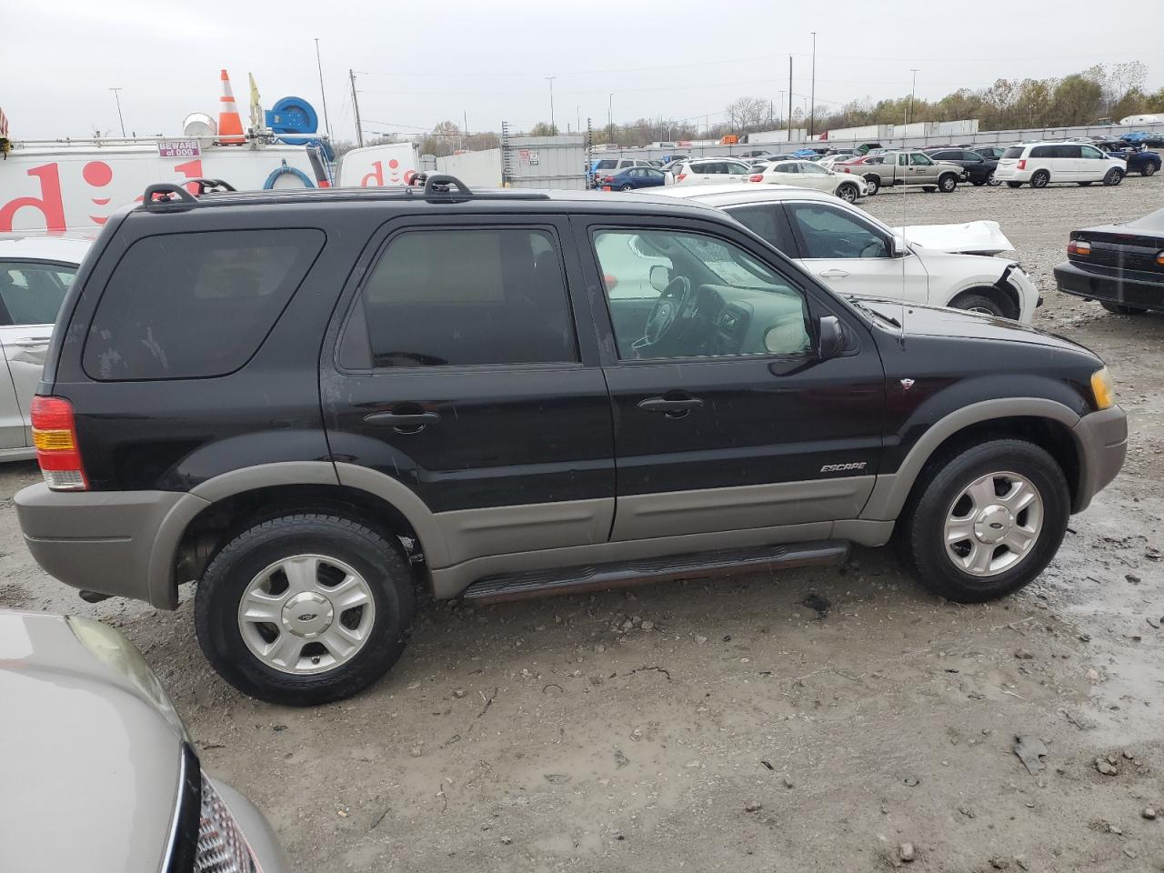 Изображение 3 2002 FORD ESCAPE XLT 2002 с VIN 1FMYU04132KB00946