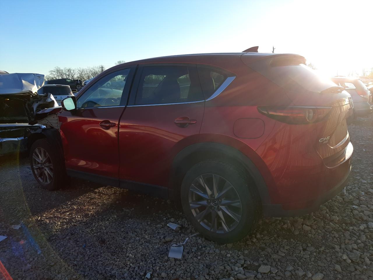Image 2 of 2019 MAZDA CX-5 GRAND TOURING 2019 with VIN JM3KFBDM5K1502877